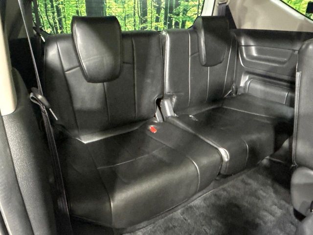 3列目シートはもちろん状態良好☆大人でもゆったりと座って頂けますので、大人数でのお出かけもラクラクです♪ご家族で、気の知れた仲間で、ドライブに行くのが楽しみですね♪