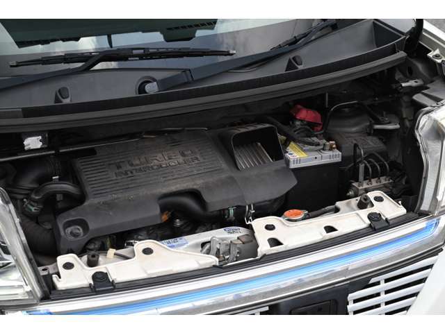 【エンジンルーム】エンジンルームも手を抜きません！ご納車前にはさらにキレイな状態でお渡しさせて頂きます！
