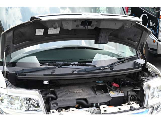 【エンジンルーム】エンジンルームも手を抜きません！ご納車前にはさらにキレイな状態でお渡しさせて頂きます！