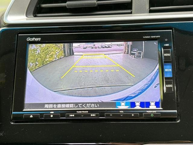 WECARSの展示場では実際に見て、触ってお車をお選びいただけます！知識の豊富な営業スタッフが様々なカーライフをご提案いたします！