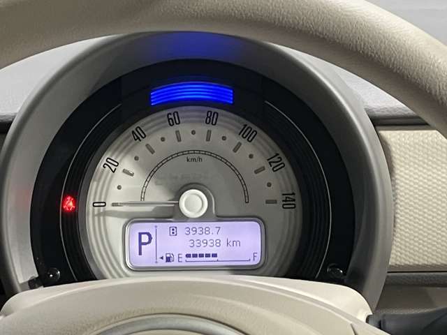 【メーター】昼間も夜間もとっても見やすく疲れにくいメ-タ-類で長距離ドライブの時もラクラク♪♪