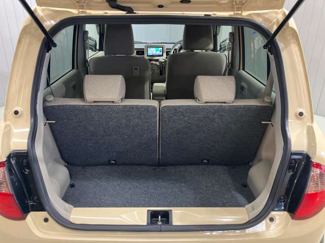 【ラゲッジルーム】たっぷりの荷物もしっかり積める奥行きのある荷室！