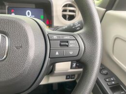 【アダプティブクルーズコントロール】高速道路での長距離走行が楽に！！自動で速度を保つクルーズコントロールが、衝突軽減システムと連携し、前方の車両を感知して車間を保つように速度調節してくれます！！