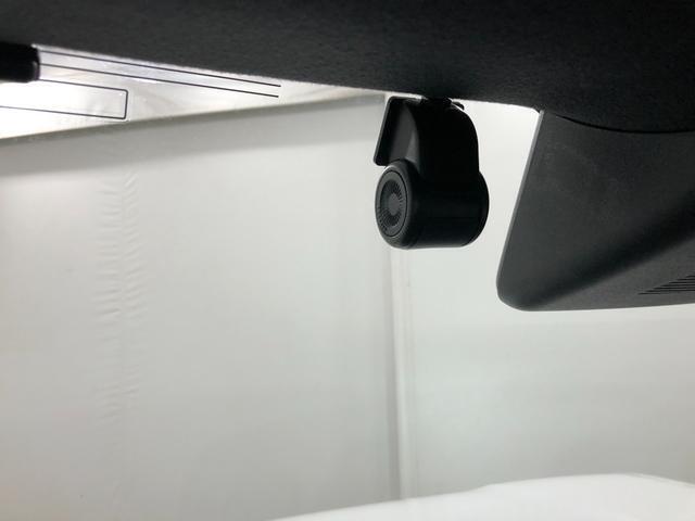 今や必須アイテムのドラレコです。送迎や通勤で使う方には特に喜ばれます。