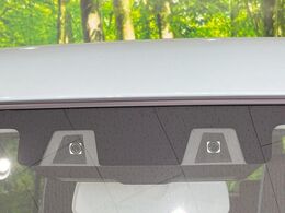 【スズキ　セーフティサポート】走行中に前方の車両等を認識し、衝突しそうな時は警報とブレーキで衝突回避と被害軽減をアシスト。より安全にドライブをお楽しみいただけます。