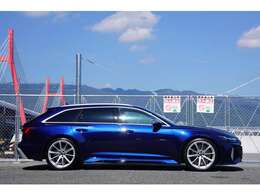 ◆アダプティブクルーズコントロール ◆Audiプレセンス ◆交差点アシスト ◆サイドアシスト◆緊急アシスト ◆降車警告 ◆純正21インチAW ◆パワートランク