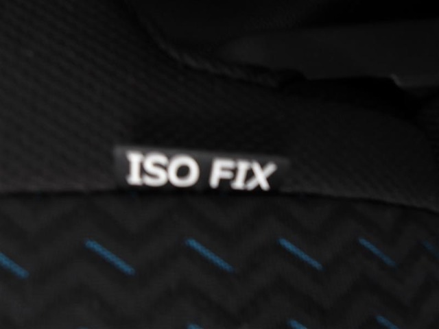ISOFIX対応のチャイルドシートでしたら、めんどくさいシートベルトを使わなくても簡単に取り付け可能です！