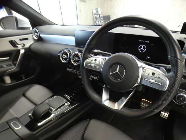 ・ナビゲーションパッケージ（Mercedses　me　connect：ナビゲーションサービス、Mercedses　me　connect：USBオンデマンド地図更新、VICS-FM多重放送