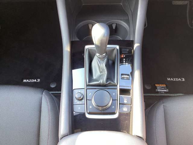 MTモード付です！MT感覚でシフトチェンジできます。MT車が少なくなってきた現在に面白さを取り入れた装備です。走る歓びを！