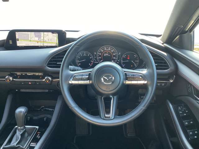 毎日でも運転したくなる造形美！細部まで作りこまれてます。是非一度座ってみてください☆