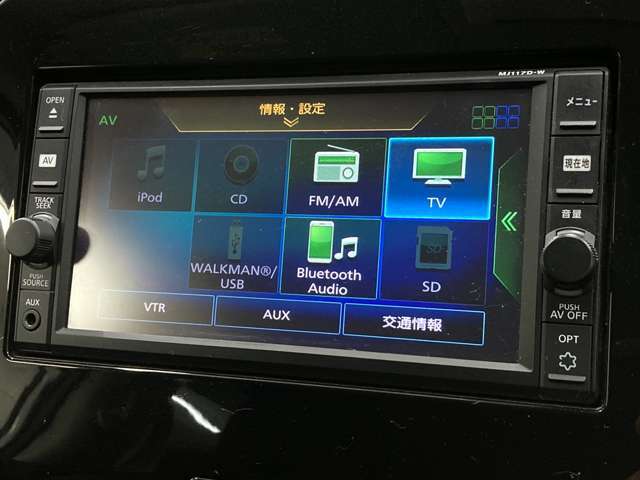 【純正ナビ】人気の純正ナビを装備。ナビの使いやすく、オーディオ機能も充実！キャンプや旅行に、また通勤や買い物など普段のドライブも楽しくなります！