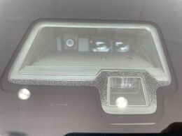 【スズキ　セーフティサポート】走行中に前方の車両等を認識し、衝突しそうな時は警報とブレーキで衝突回避と被害軽減をアシスト。より安全にドライブをお楽しみいただけます。