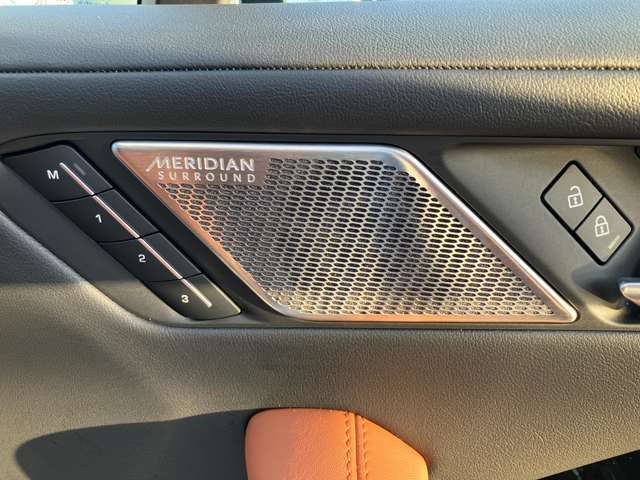 【MERIDIANサラウンドシステム】臨場感のある音をイギリスのメーカーMERIDIANがサポート！ぜひ音楽をお楽しみくださいませ。