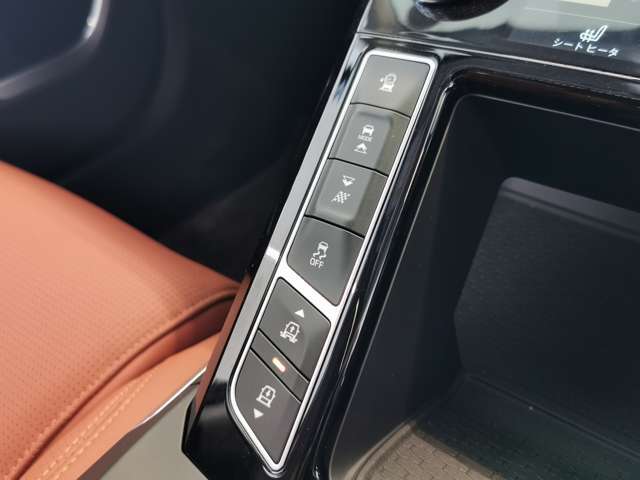 【エアサスペンション メーカーOP￥240,000-】通常のサスペンションとはことなり、上質な乗り心地を体感していただけます。
