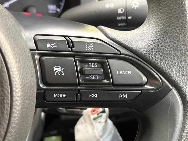 【レーダークルーズコントロール】高速道路での長距離走行が楽に！！自動で速度を保つクルーズコントロールが、衝突軽減システムと連携し、前方の車両を感知して車間を保つように速度調節してくれます！！