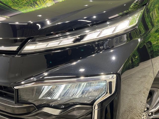 【LEDヘッドライト】悪天候や夜間走行時も良好な視界を確保し安心して運転できる高輝度LEDヘッドライトを装備！点灯速度が早く、消費電力も抑えられています。