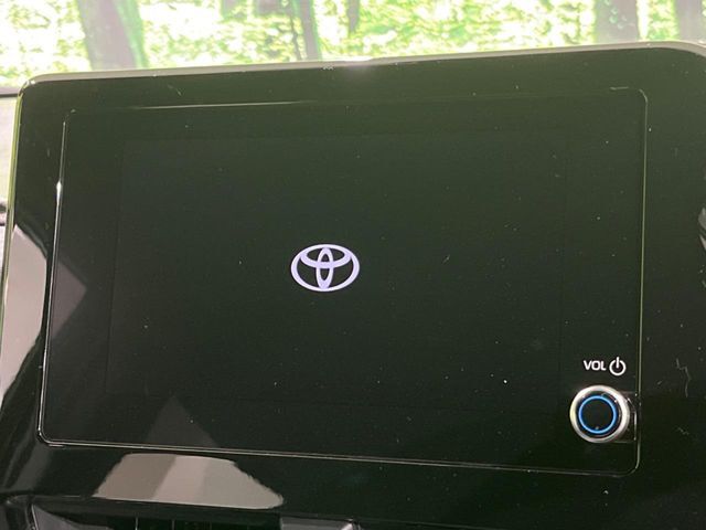 【純正8型ディスプレイオーディオ】ナビ機能搭載の他、お持ちのスマートフォンと連携して、ナビやbluetoothでの音楽再生が可能です♪デザインはもちろん操作性も良好！