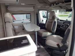 フジカーズジャパン厚木店　☆お問い合わせ先☆　TEL046-243-6322　キャンピングカー担当直通メールatsugi＠fujicars.jp　お気軽にお問い合わせください。