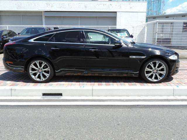 保証は3ヶ月、6000kmの保証が付いております。保証内容はご購入前にスタッフにご確認ください。