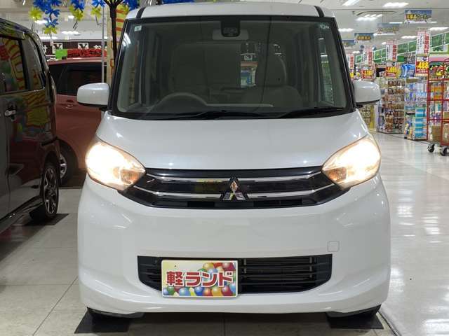 全天候型屋内展示場でゆっくりお車選びができます★