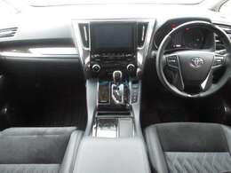 ご納車後も安心なプレミアム保証をご提案いたします。ナビや電装品、エアコンなども含めた600項目の充実した保証内容と安心のロードサービス付帯でサポートいたします。詳細はお尋ねください。