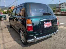 5面スモーク付きのミラジーノになります。日差しを軽減してくれます！