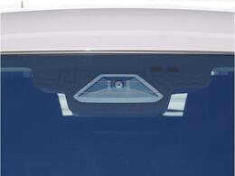 【デュアルセンサーブレーキサポートII】ミリ波レーダー、単眼カメラ、超音波センサーが前方の歩行者やクルマを検知し、衝突事故時の被害を軽減します。