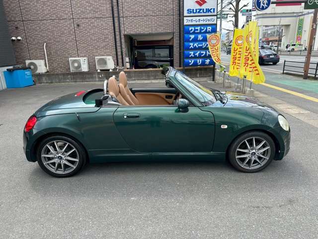 車検や板金などでお車お預かりの際、サービス代車をご用意しております。損害保険対応もしております。
