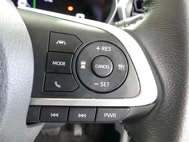 【便利装備】クルーズコントロールスイッチ☆希望の車速で定速走行する事ができます。高速道路を走る時に便利な機能です※設定速度には制限があります。