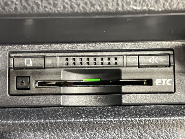 【ETC】高速道路の料金所をストレスなく通過！話題のスポットやサービスエリアに多い「スマートIC」利用時は必須のアイテムです。当店でセットアップを実施、ご納車当日からすぐにご利用いただけます！