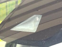 【トヨタセーフティセンス】走行中に前方の車両等を認識し、衝突しそうな時は警報とブレーキで衝突回避と被害軽減をアシスト。より安全にドライブをお楽しみいただけます。