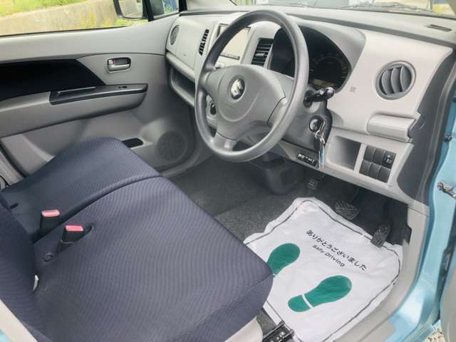 運転席の写真でございます。