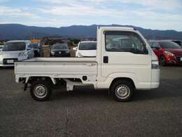 外装は、当社の専門スタッフが、水垢落としから、ボディ磨きまで丁寧に仕上げを行っております！品質には、自信を持っております！