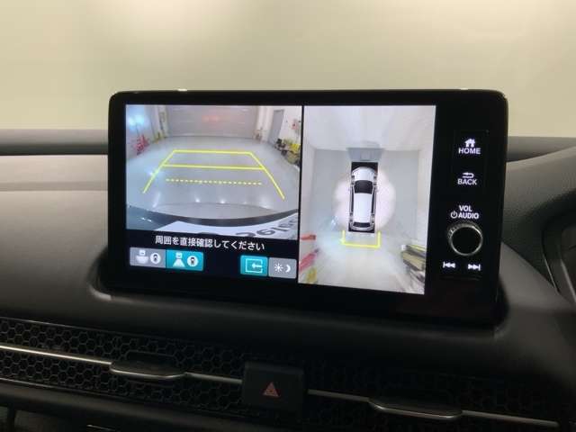 全方位モニターがついています！　車の周囲を360°安全確認できるので、普段の駐車はもちろんの事、縦列駐車や幅寄せの際にも活躍してくれますよ。
