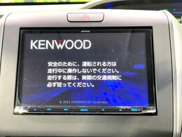 【大画面ナビ】人気の大型8インチナビを装備。存在感のある大画面はインパクト大！ナビ利用時のマップ表示は見やすく、テレビやDVDは臨場感がアップ！いつものドライブがグッと楽しくなります♪