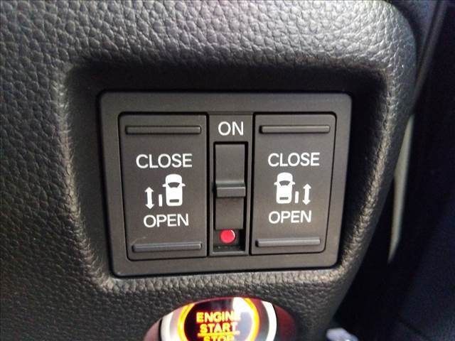 4WD☆ホンダセンシング☆8インチナビ☆Bluetooth☆バックカメラ☆ドラレコ☆前席シートヒーター☆両側電動ドア☆LEDライト＆フォグ☆シーケンシャルウィンカー☆オートブレーキホールド☆試乗OK☆