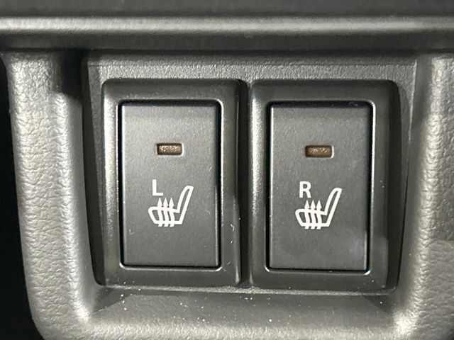 【シートヒーター】寒い日に重宝するシートヒーター！エアコンより早く温まってくれるので寒がりの人も安心ですね♪エアコンの温風は乾燥するから苦手、という方にもをおすすめです。
