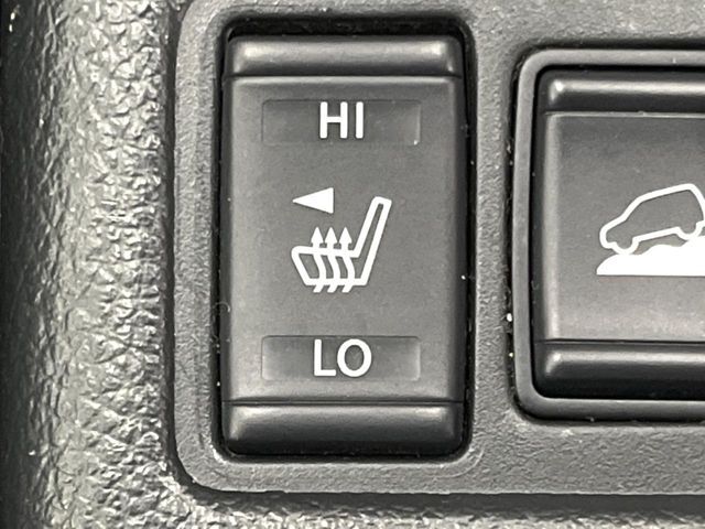 【シートヒーター】寒い日に重宝するシートヒーター！エアコンより早く温まってくれるので寒がりの人も安心ですね♪エアコンの温風は乾燥するから苦手、という方にもをおすすめです。