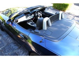 さぁ夏も終わりオープンカーの季節です！R8年4月までの車検 付きなので即納可能です。オープンカーを楽しみましょう。