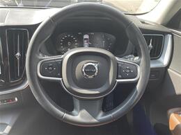 【ハンドル】『ハンドル/ステアリング』の画像になります。写真の内容に関してご不明点、ご質問等がございましたらお気軽にガリバー店舗までお問い合わせください。