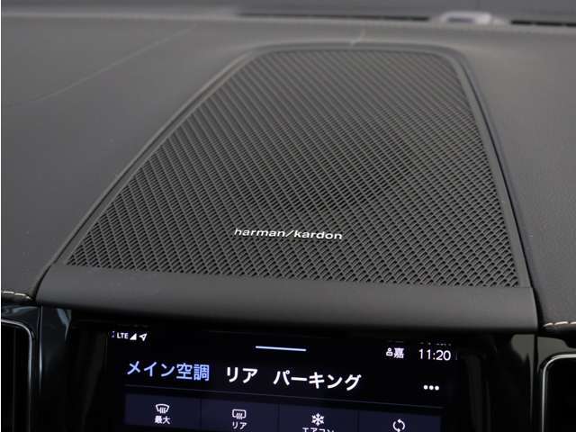 【harman/kardon】世界のオーディオファン垂涎のプレミアムサウンドシステムを搭載。原音に近い音場空間を忠実に再現。乗る人すべてに最良の音響体験を提供します。