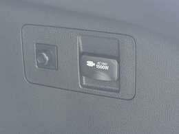 コンセントは、車内で電化製品を使用できる便利な装備で、アウトドアや災害時、長距離ドライブなどさまざまなシーンで活躍☆車内に電源を確保できることで、スマートフォンの充電はもちろん、小型冷蔵庫も使用可能！