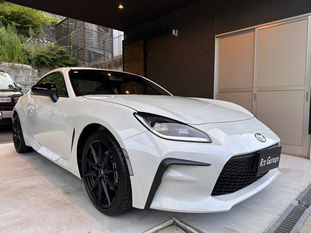 RZグレードの6MT車　クリスタルホワイトパールとなります！☆こちらの車両は弊社都合で大変申し訳ございませんが直接ご来店いただける方のみ販売可能とさせていただきます。