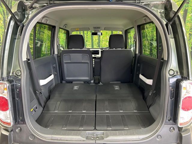 普段のお買い物や通勤、送迎等に十分な荷室スペースを確保しております。セカンドシートを倒すと、大きな荷物の積載も可能です♪