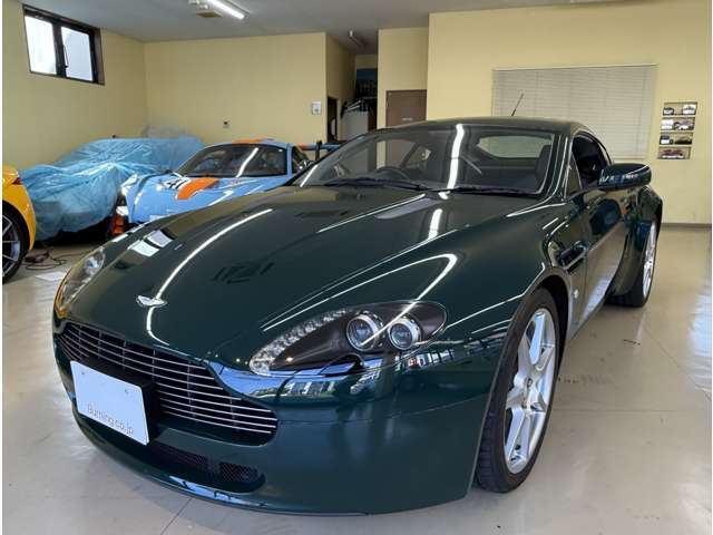 当社スッタフはとにかくクルマが大好き！永年の経験を活かし、車両販売以外も修理・整備、板金・塗装、ドレスアップまで、クルマのことならなんでもお気軽にご相談ください！