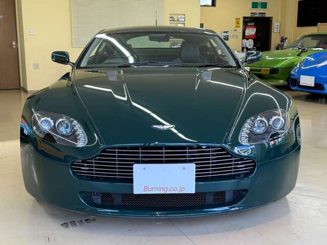中古車はその扱われ方により車の状態も様々です。ガレージで大切に保管されていた個、車のことをよく知る御仁が乗られていた程度の良い個をできる限り次の方にお乗りいただけるよう努めております。