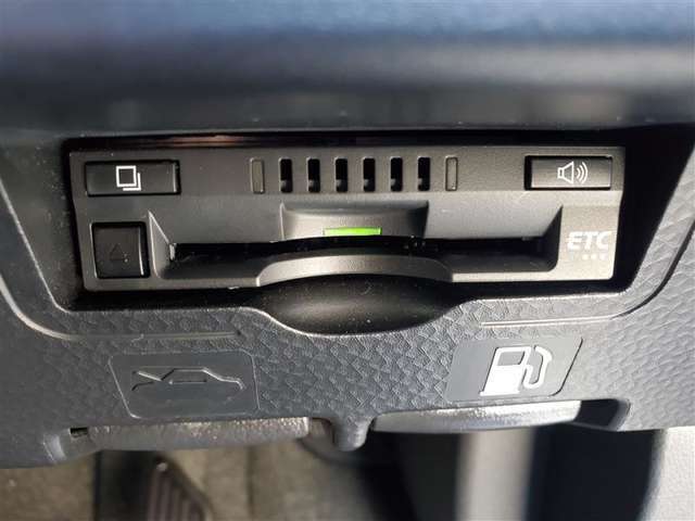ETC車載器付きです。高速道路の料金所もスムーズに通過できます。