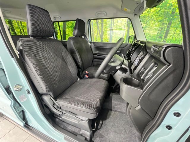運転席シート廻りは使用感も少なく、良好な状態となっています。丁寧に使われていたことがよくわかりますね。
