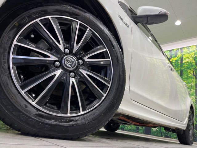 【15インチアルミホイール】外観にマッチしたアルミホイールを装着しております。各種アルミホイールや、スタッドレスタイヤも取扱いしております。是非ご相談ください♪