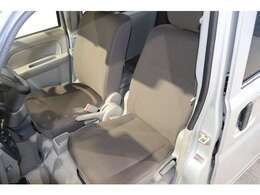 ゆったりと大き目のシートでリラックスドライブ！